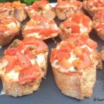 Crostini tomates mozarrella au pesto rosso – Recette en vidéo