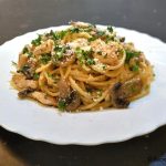 Pâtes au poulet, sauce crémeuse aux champignons