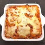 Gratin de pâtes double fromage en sauce tomates – Recette en vidéo